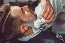 رجل قص شعر هندي يريد العمل في الكويت.