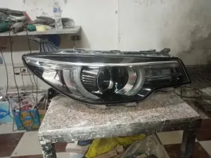 فني صيانة فوانيس السيارات  صب باغات. تلميع فوانيس بحالة الزيرو  ترميم الكسور  تركيب باغات مثل الفبريكا