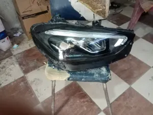 فني صيانة فوانيس السيارات  صب باغات. تلميع فوانيس بحالة الزيرو  ترميم الكسور  تركيب باغات مثل الفبريكا