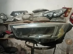 فني صيانة فوانيس السيارات  صب باغات. تلميع فوانيس بحالة الزيرو  ترميم الكسور  تركيب باغات مثل الفبريكا