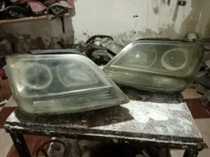 فني صيانة فوانيس السيارات  صب باغات. تلميع فوانيس بحالة الزيرو  ترميم الكسور  تركيب باغات مثل الفبريكا