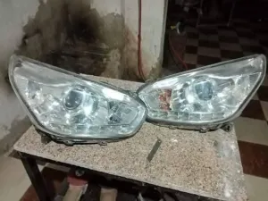 صيانة وتعديل فوانيس السيارات