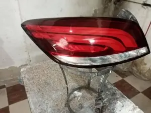 صيانة وتعديل فوانيس السيارات